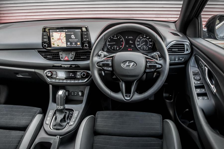 Панель приборов Hyundai i30 N Line (PD) 2018 года  (UK) (фото 40 из 40)